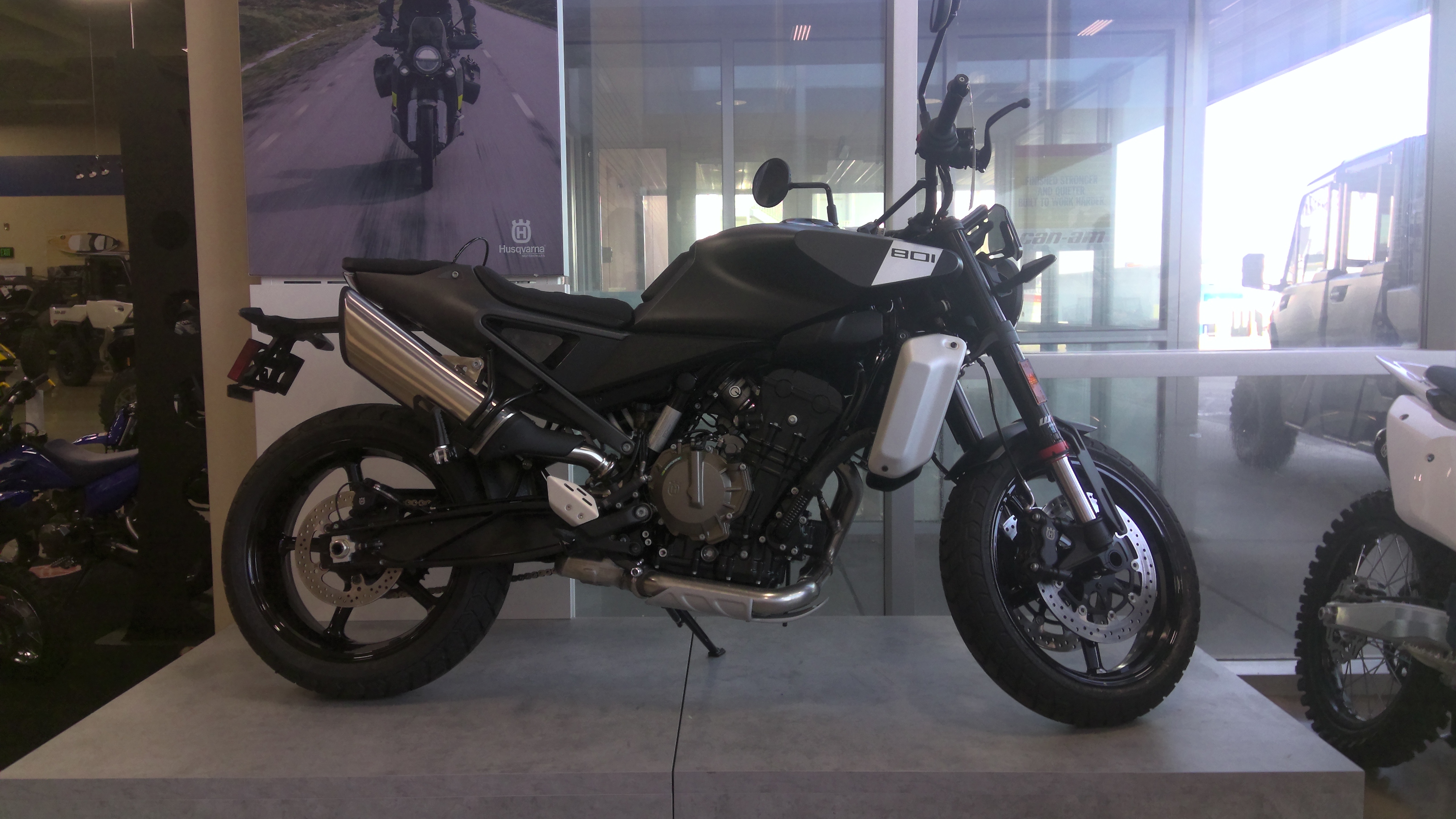 2025 Husqvarna Svartpilen 801 Motorcycle / Scooter