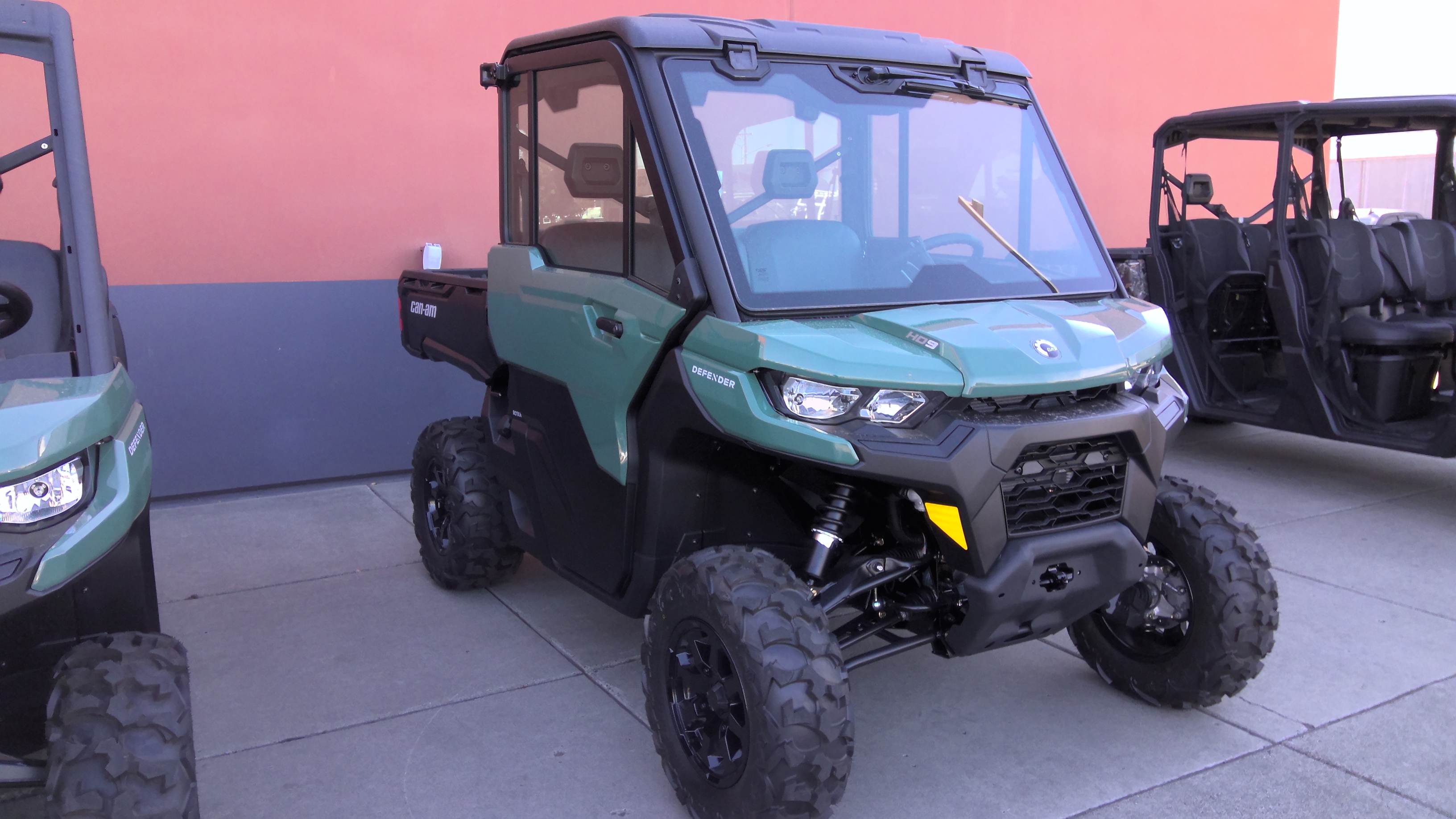 2026 Can-Am Defender DPS CAB HD9 Side x Side