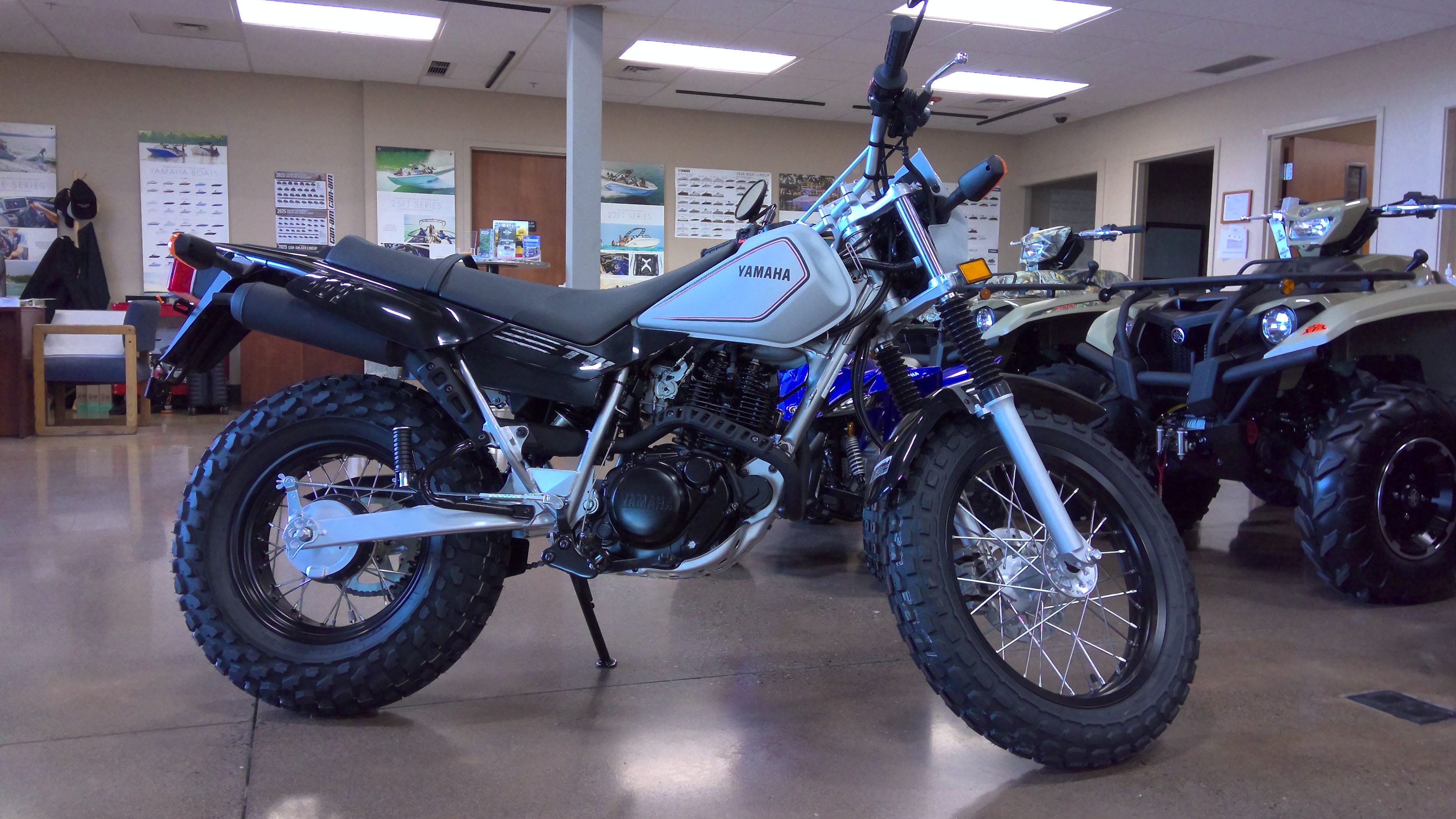 2027 Yamaha TW200 Motorcycle / Scooter